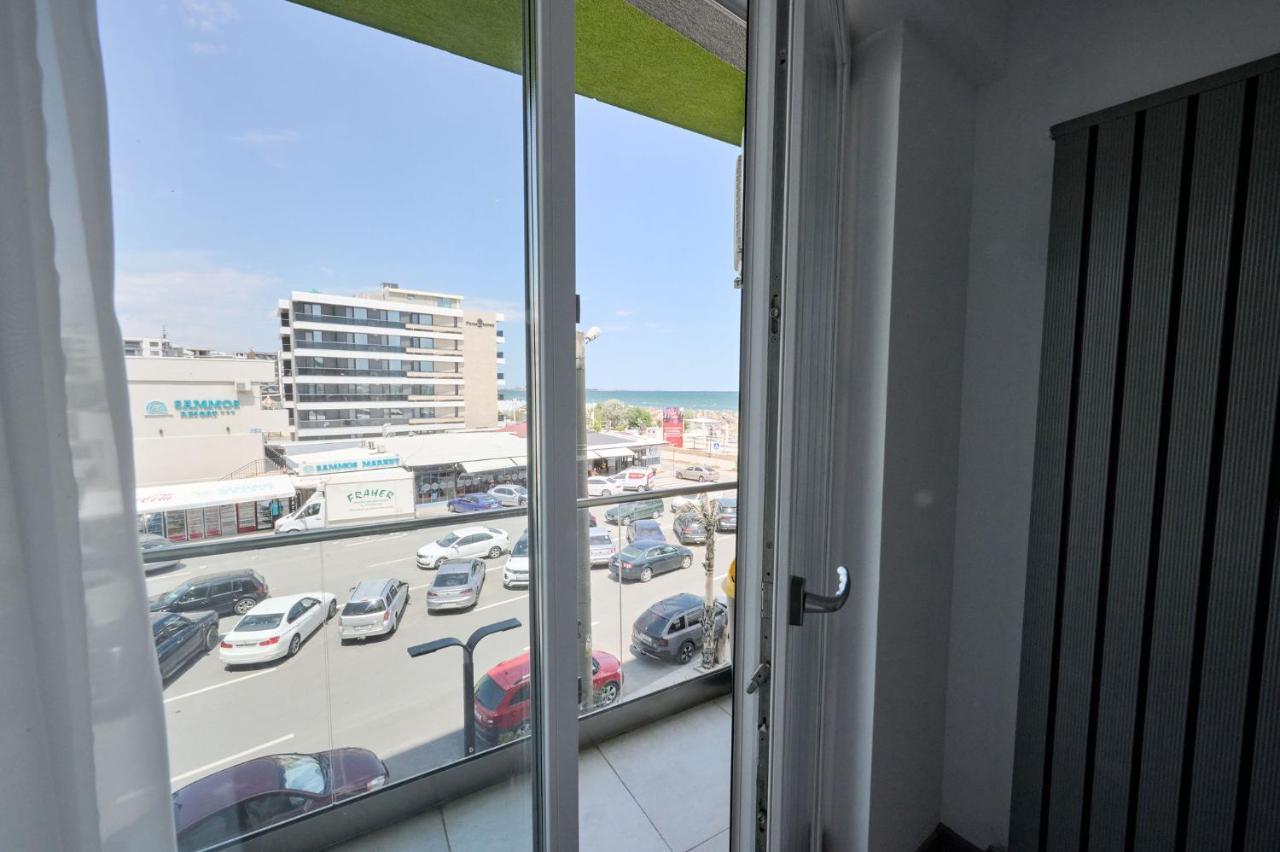 Beachfront 1Br Apartment- Spa N Pools Mamaia Kültér fotó